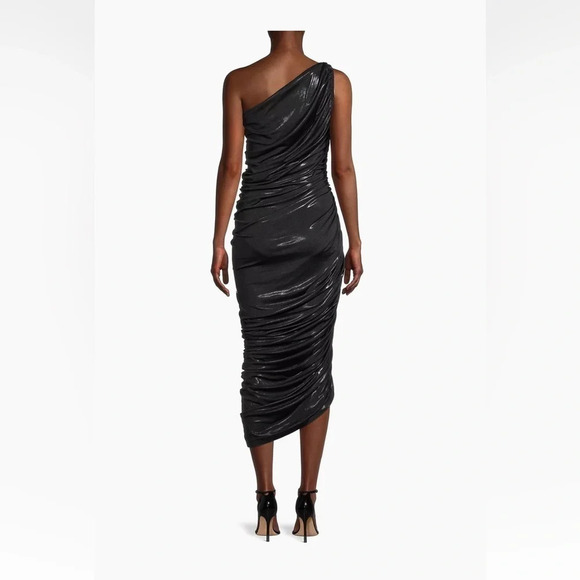 Norma Kamali

Diana Metallic Ruched One-Shoulder Gown - Picture 6 of 15